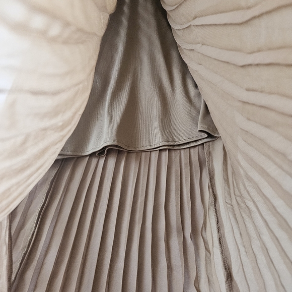 Marineblu Size L Gold Sequin Halter Dress with Pleated Skirt High Low. - Picture 6 of 7